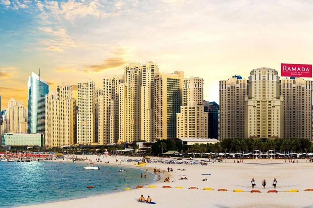La Buena Vida Holiday Homes - Beach Front Very Spacious, Luxe And Modern 3 Bedroom With Full Kitchen In Jbr , 3 Min To The Jbr Beach Dubai Marina And Tram Station Экстерьер фото