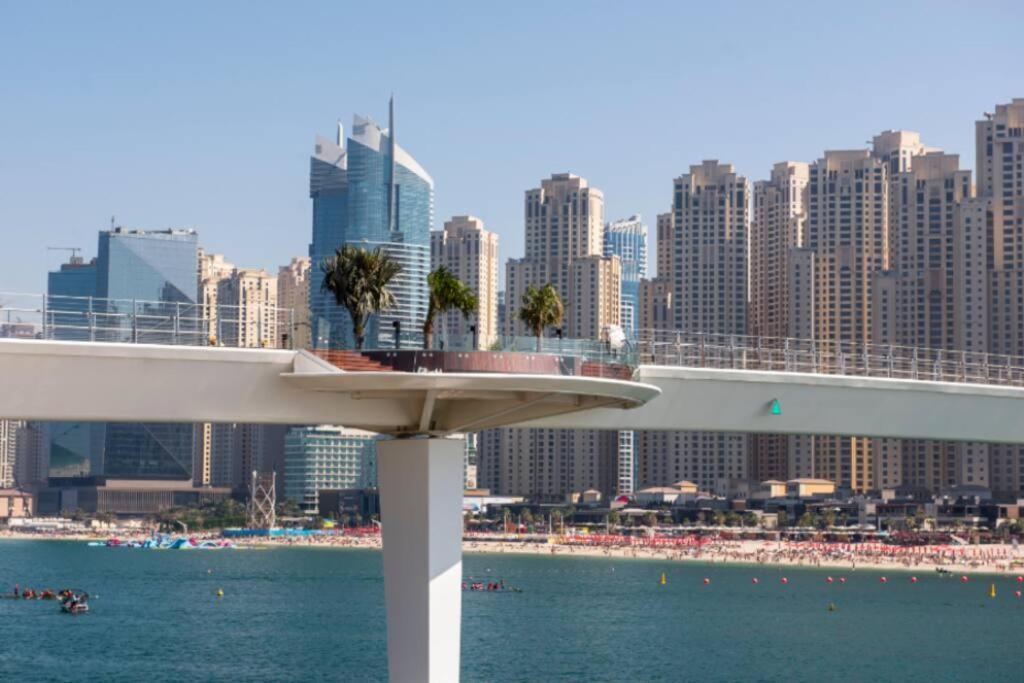 La Buena Vida Holiday Homes - Beach Front Very Spacious, Luxe And Modern 3 Bedroom With Full Kitchen In Jbr , 3 Min To The Jbr Beach Dubai Marina And Tram Station Экстерьер фото