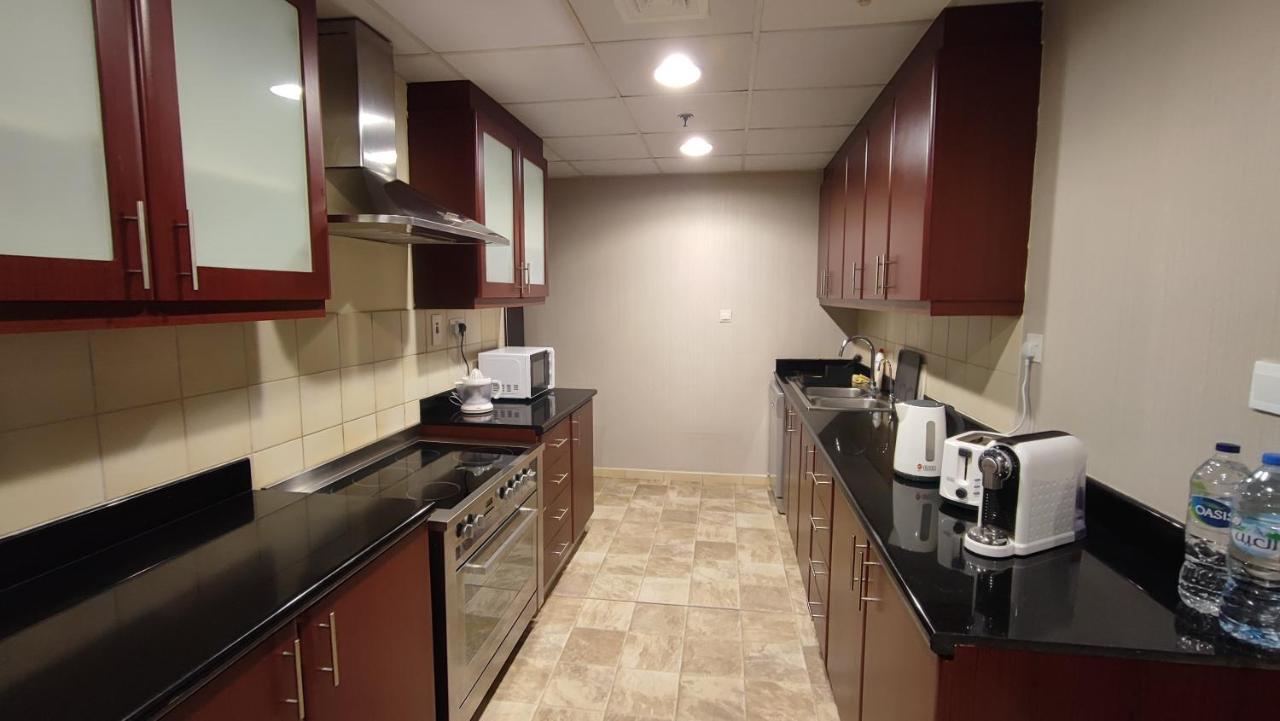 La Buena Vida Holiday Homes - Beach Front Very Spacious, Luxe And Modern 3 Bedroom With Full Kitchen In Jbr , 3 Min To The Jbr Beach Dubai Marina And Tram Station Экстерьер фото